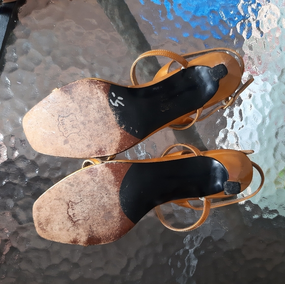 Sandals heels Stuart Weitzman golden yellow - Picture 7 of 12